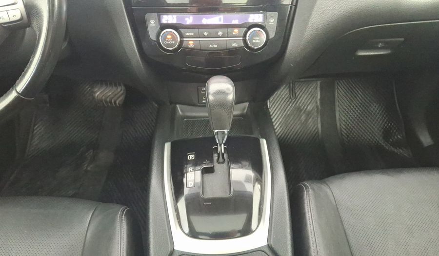 Nissan X-trail 2.5 EXCLUSIVE 3 ROW CVT 4WD Suv 2015