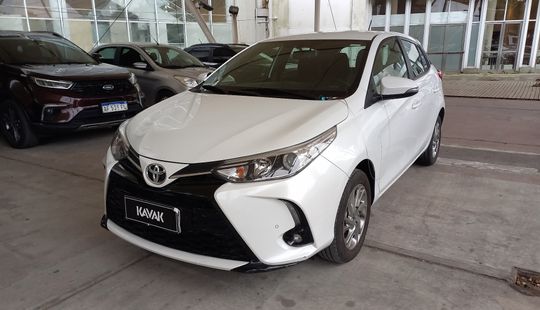 Toyota • Yaris
