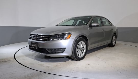 Volkswagen • Passat