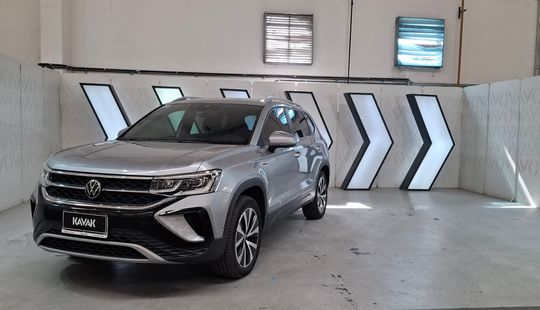Volkswagen • Taos