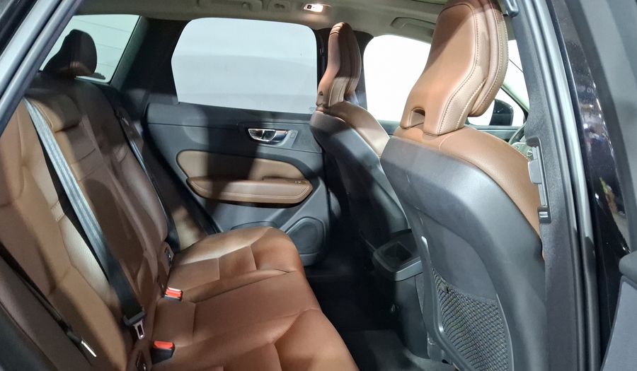 Volvo Xc60 2.0 T5 MOMENTUM AUTO 4WD Suv 2020