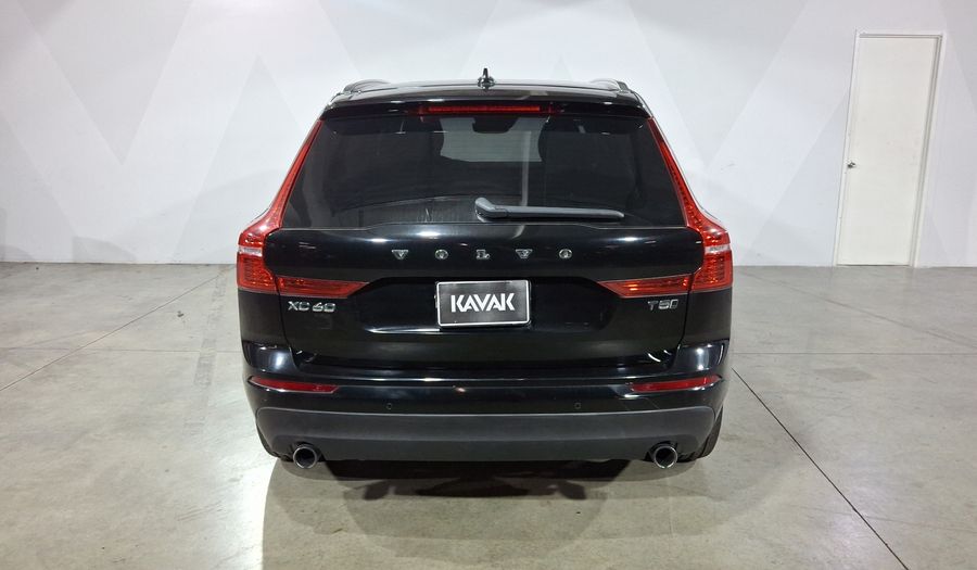 Volvo Xc60 2.0 T5 MOMENTUM AUTO 4WD Suv 2020