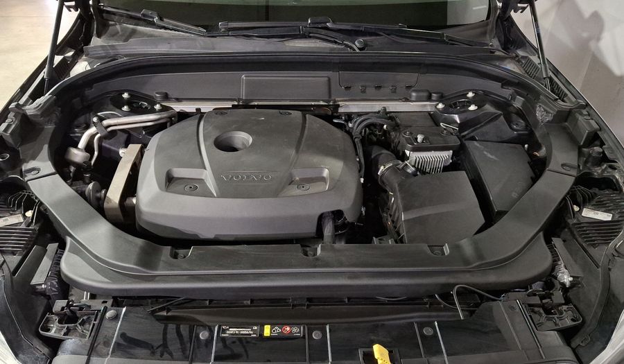 Volvo Xc60 2.0 T5 MOMENTUM AUTO 4WD Suv 2020