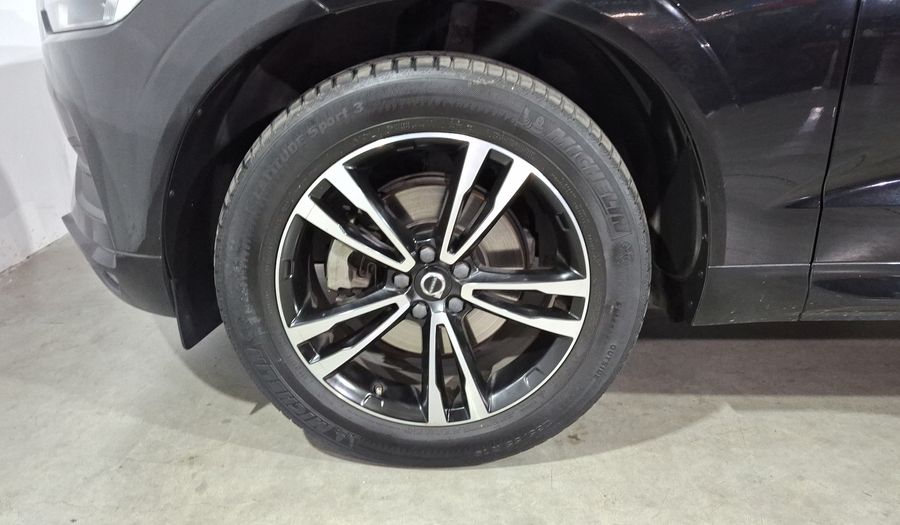 Volvo Xc60 2.0 T5 MOMENTUM AUTO 4WD Suv 2020