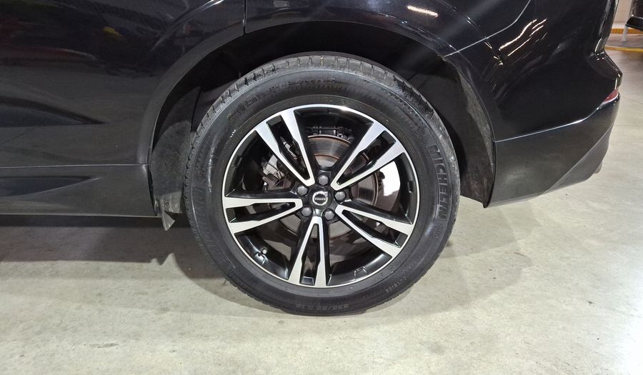 Volvo Xc60 2.0 T5 MOMENTUM AUTO 4WD Suv 2020
