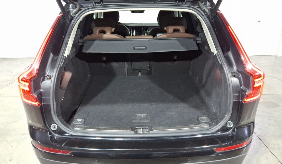 Volvo Xc60 2.0 T5 MOMENTUM AUTO 4WD Suv 2020