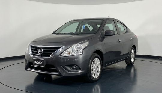 Nissan • Versa