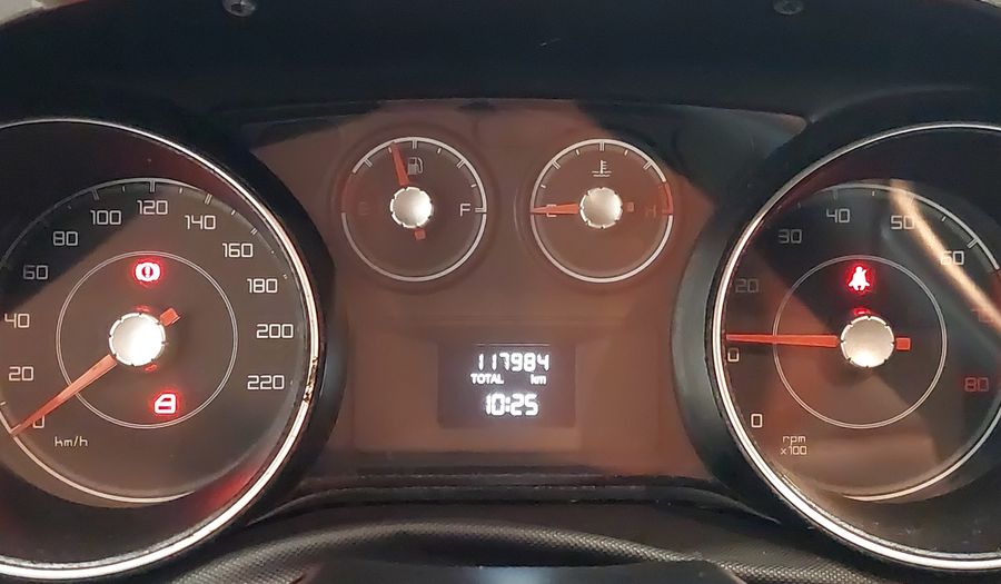 Fiat Punto 1.4 ATTRACTIVE Hatchback 2013