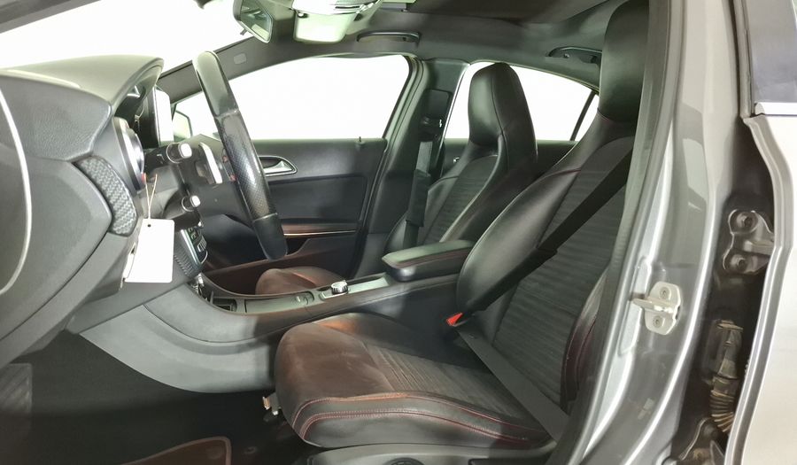Mercedes Benz Clase A 1.6 200 DCT Hatchback 2014