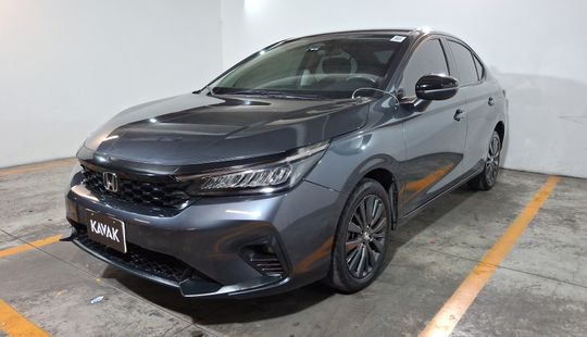 2024 • 27,010 km • Automático