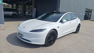 Tesla • Model 3