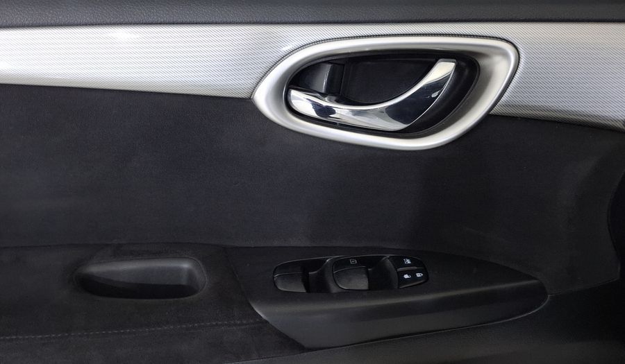 Nissan Sentra 1.8 SR NAVI CVT Sedan 2015