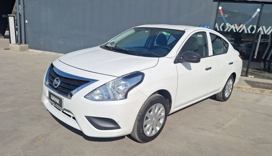 Nissan • Versa