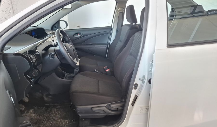 Toyota Etios 1.5 X Sedan 2023