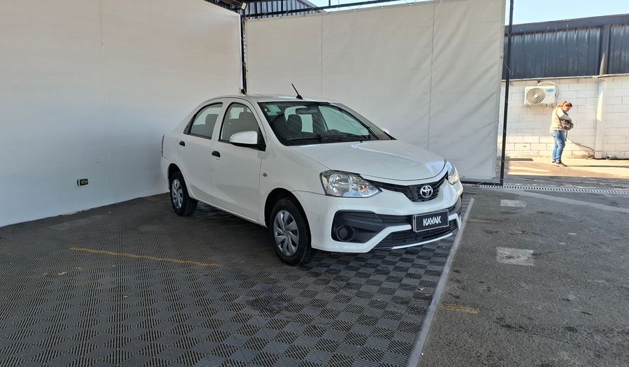 Toyota Etios 1.5 X Sedan 2023