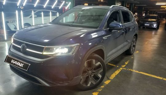 Volkswagen • Taos