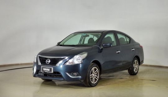 Nissan • Versa