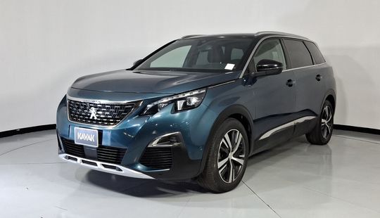 Peugeot • 5008