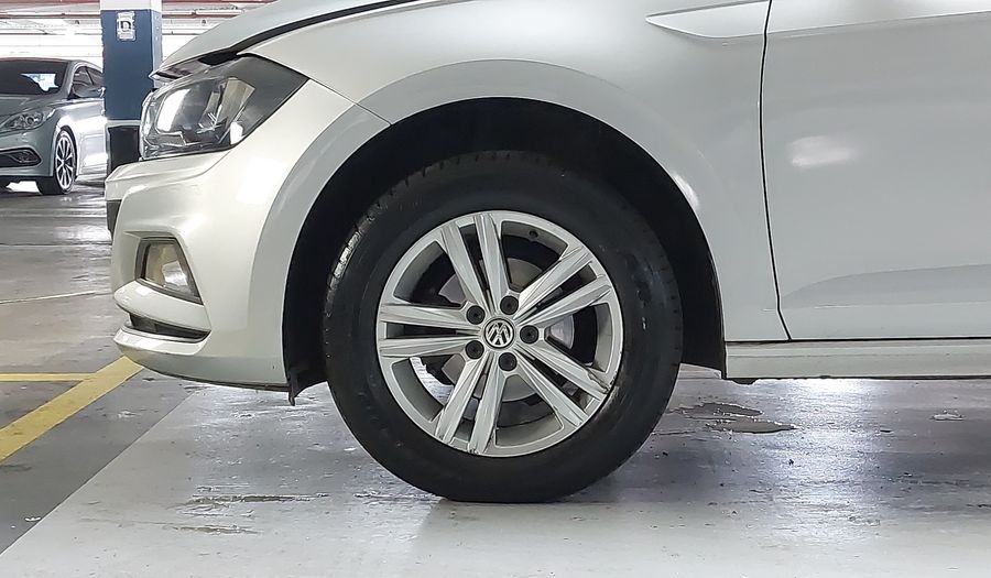 Volkswagen Polo 1.6 AT Hatchback 2020