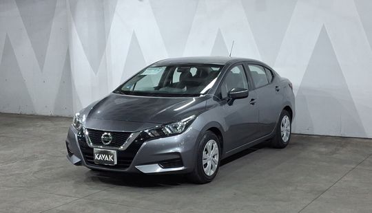 Nissan • Versa