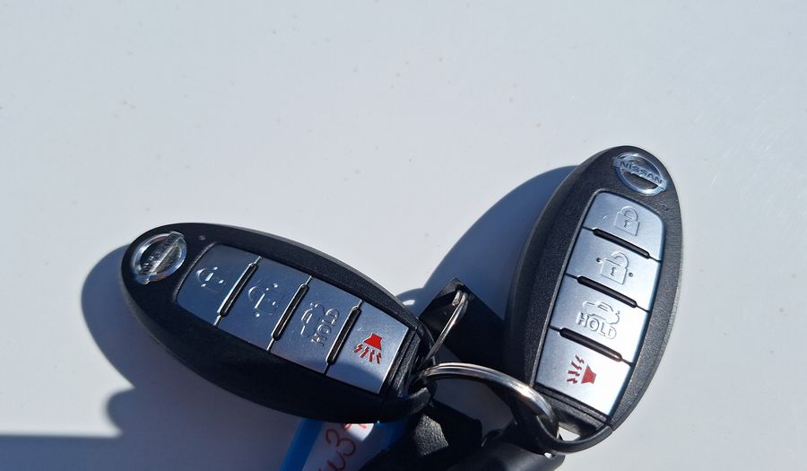 Nissan Versa 1.6 SENSE CVT Sedan 2021
