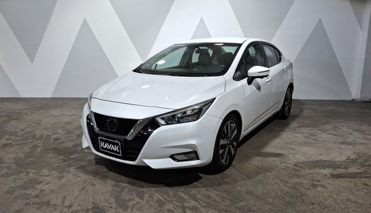 Nissan • Versa