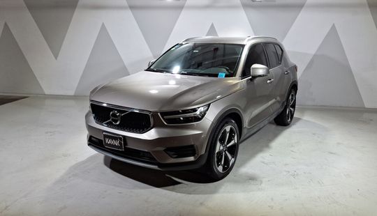Volvo • XC40
