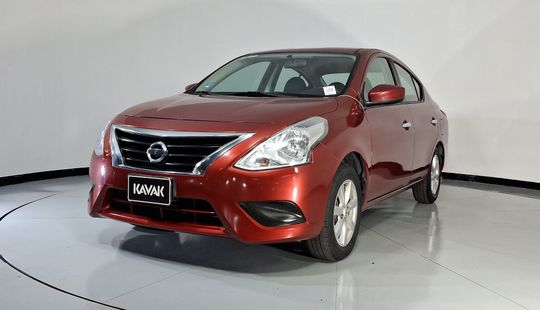 Nissan • Versa