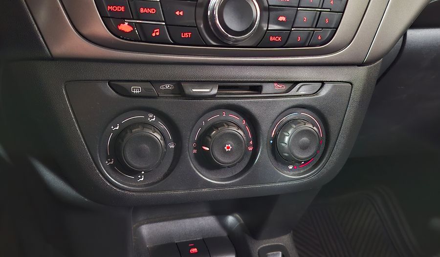 Peugeot 301 1.6 HDI ALLURE Sedan 2017