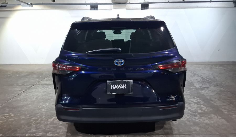 Toyota Sienna 2.5 HEV XLE PIEL AUTO Minivan 2022