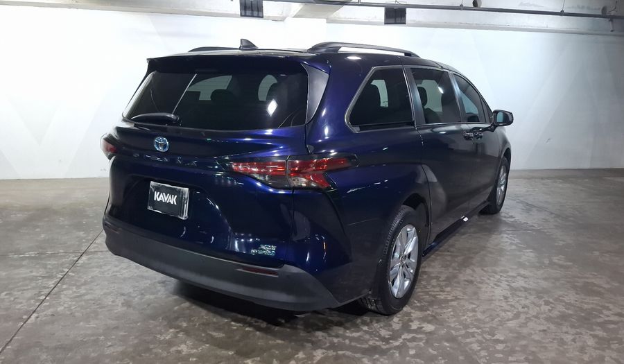 Toyota Sienna 2.5 HEV XLE PIEL AUTO Minivan 2022