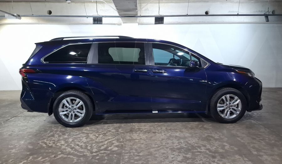 Toyota Sienna 2.5 HEV XLE PIEL AUTO Minivan 2022