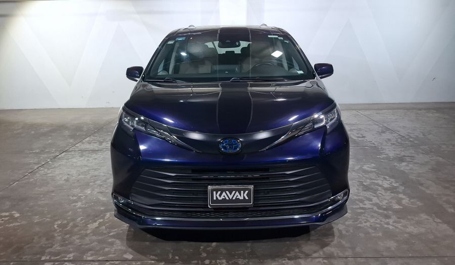 Toyota Sienna 2.5 HEV XLE PIEL AUTO Minivan 2022