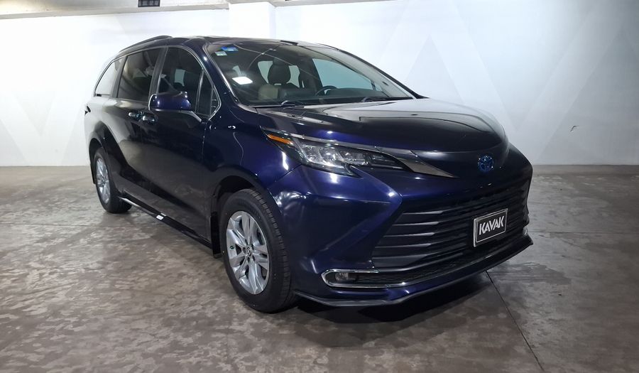 Toyota Sienna 2.5 HEV XLE PIEL AUTO Minivan 2022