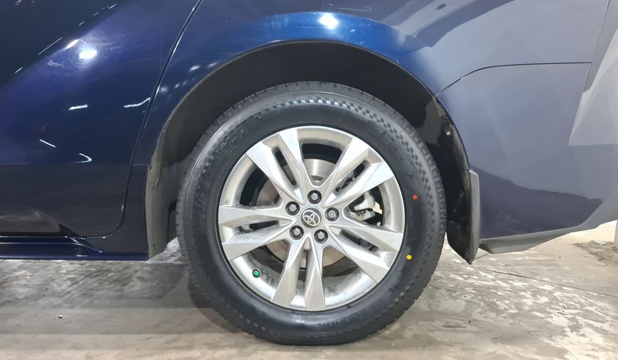 Toyota Sienna 2.5 HEV XLE PIEL AUTO Minivan 2022