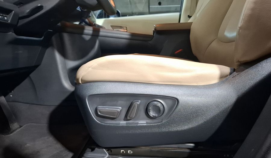 Toyota Sienna 2.5 HEV XLE PIEL AUTO Minivan 2022