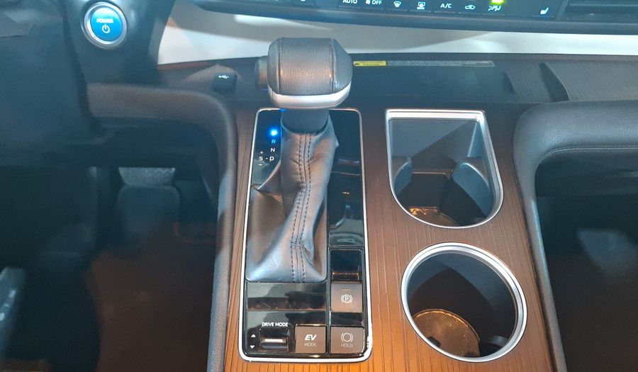 Toyota Sienna 2.5 HEV XLE PIEL AUTO Minivan 2022