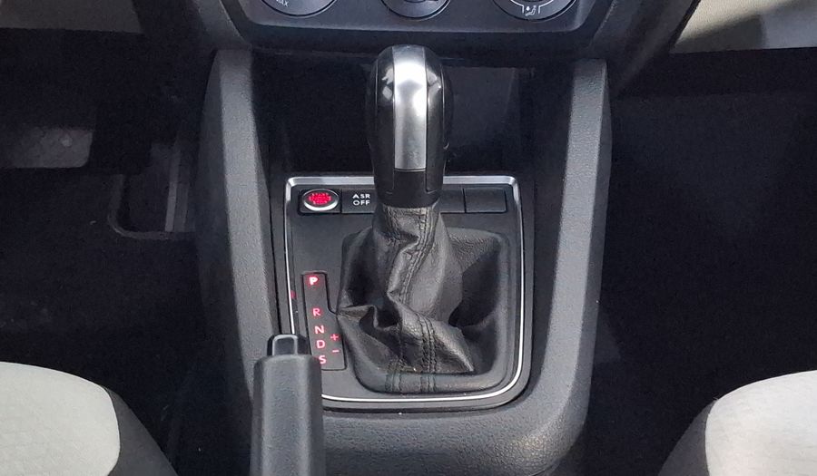 Volkswagen Jetta 2.5 TRENDLINE TIP. Sedan 2016
