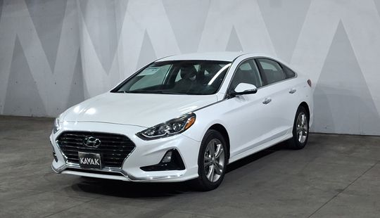 Hyundai • Sonata