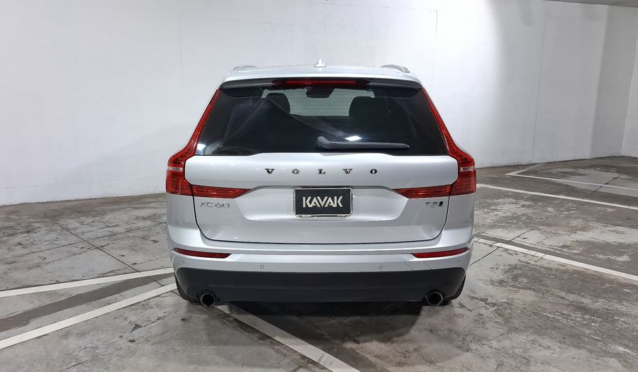 Volvo Xc60 2.0 T5 MOMENTUM AUTO AWD Suv 2021