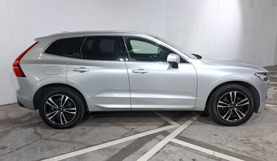 Volvo Xc60 2.0 T5 MOMENTUM AUTO AWD Suv 2021