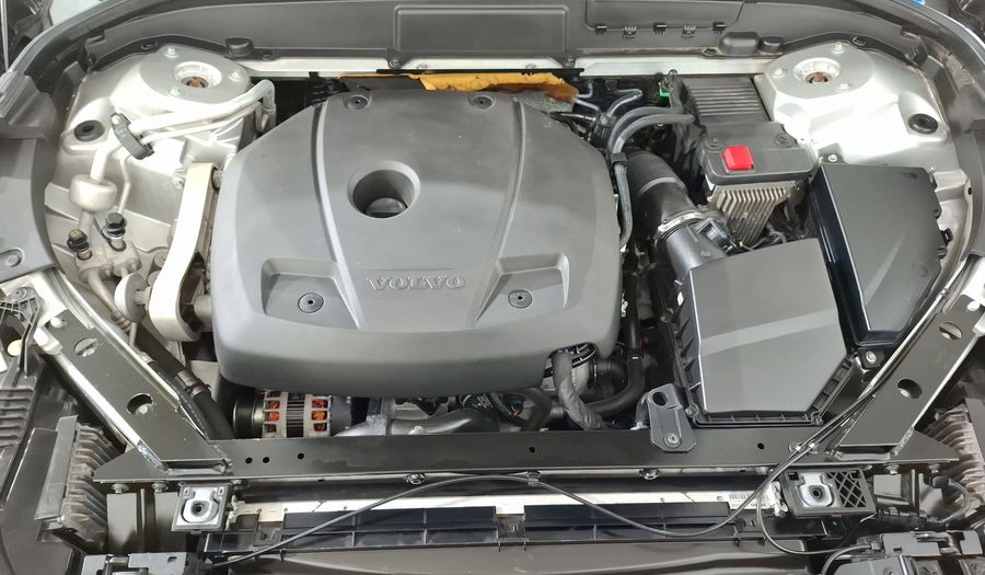 Volvo Xc60 2.0 T5 MOMENTUM AUTO AWD Suv 2021