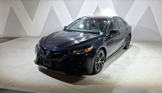 Toyota • Camry