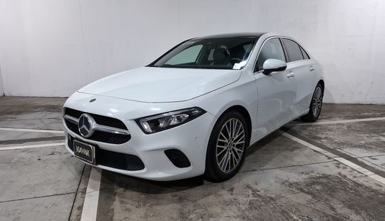 Mercedes Benz • Clase A