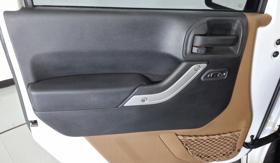 Jeep Wrangler 3.6 UNLIMITED SAHARA 4WD AUTO Suv 2014