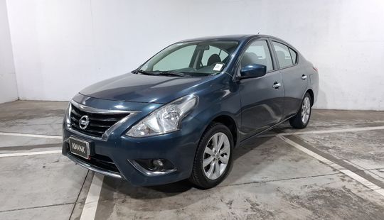 Nissan • Versa