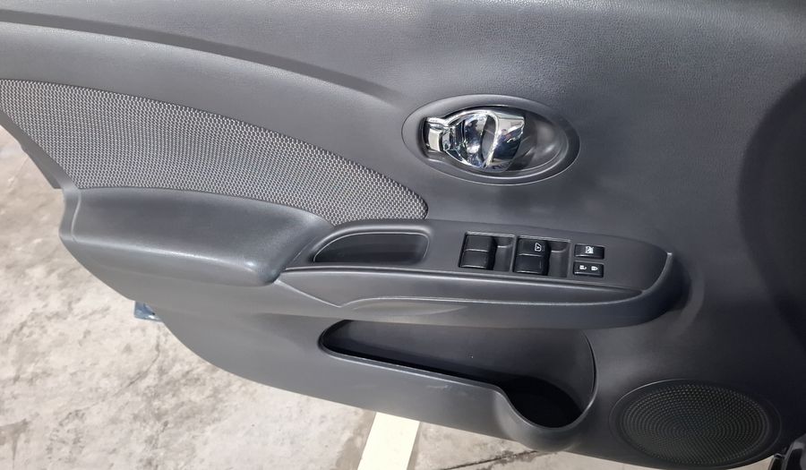 Nissan Versa 1.6 ADVANCE TA AC Sedan 2015