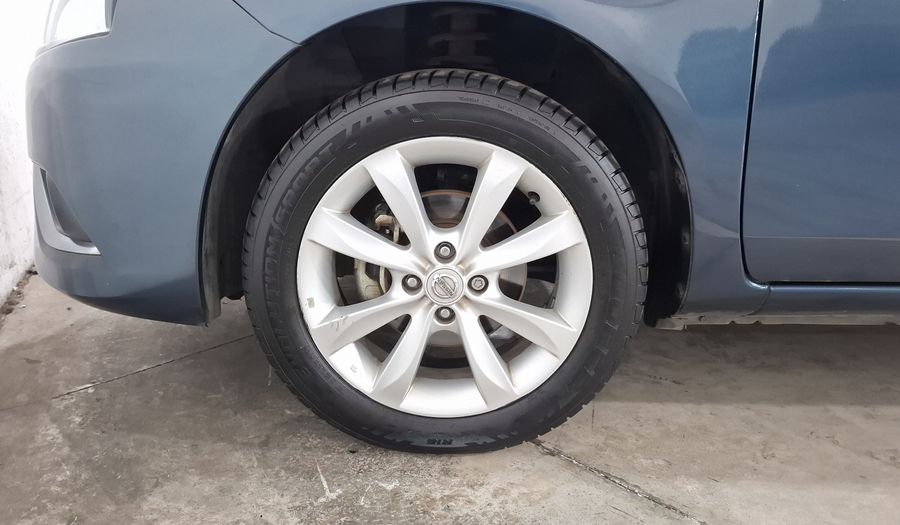 Nissan Versa 1.6 ADVANCE TA AC Sedan 2015