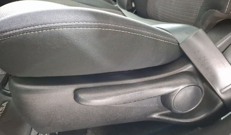 Nissan Versa 1.6 ADVANCE TA AC Sedan 2015