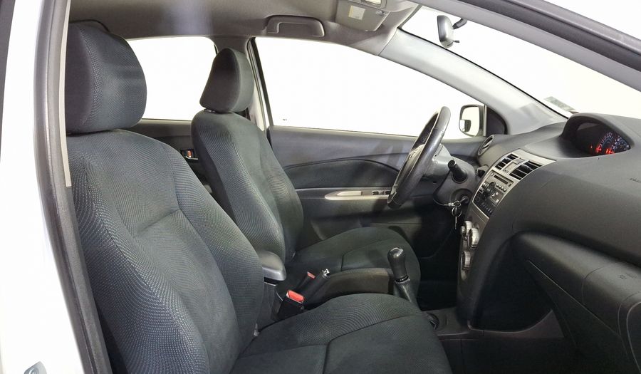 Toyota Yaris 1.5 SEDAN PREMIUM MT Sedan 2016